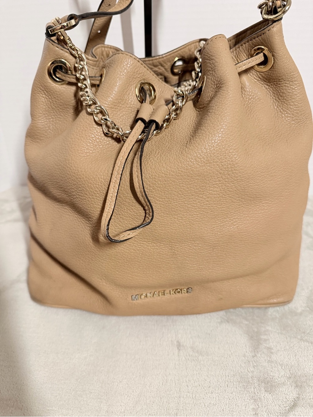Michael Kors Tan Pebbled Leather Drawstring Bucket Bag with Gold Chain